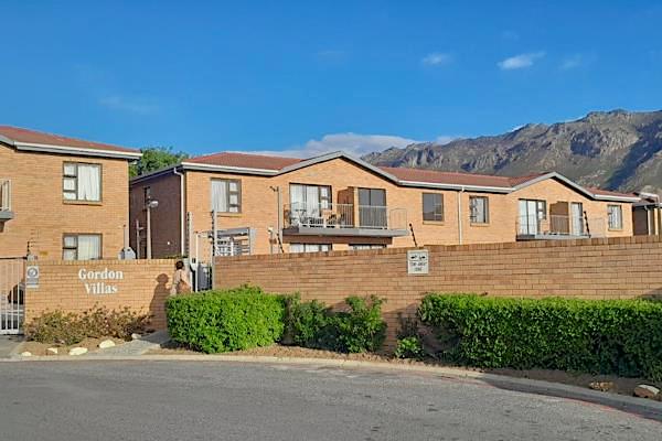 2 Bedroom Property for Sale in Sea Breeze Western Cape